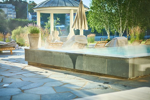 Oplev en eventyrlig verden af ro og velvære i Vana Spa – tæt på Stockholm